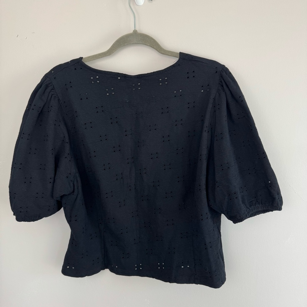 H&M Black Eyelet Cropped Button Down Short Puff Sleeve Cardigan Top Size XL - Picture 7 of 7